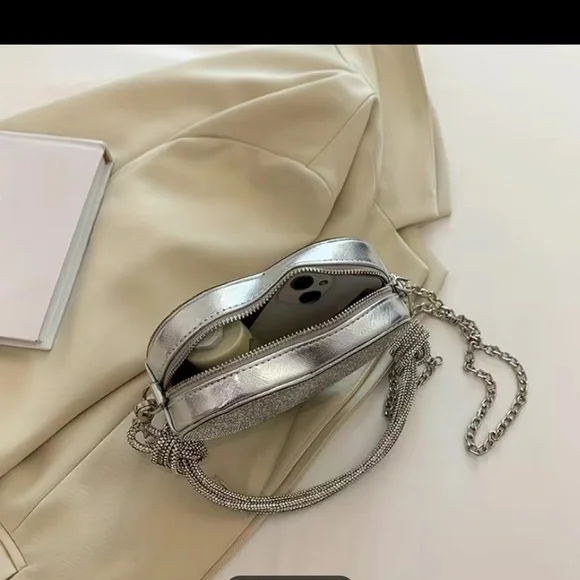 New Heart Shaped Rhinestone Handbag - Picture 4 of 4